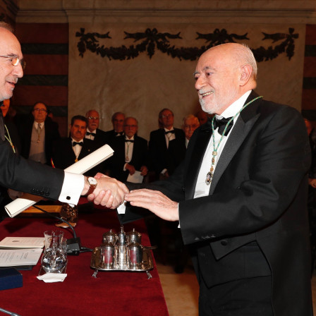 Carlos García Gual, académico con la silla J